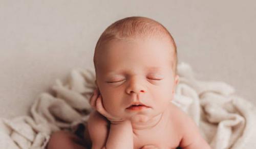 2022年八月十二白露出生男宝宝五行命局 壬寅年男孩学名推荐